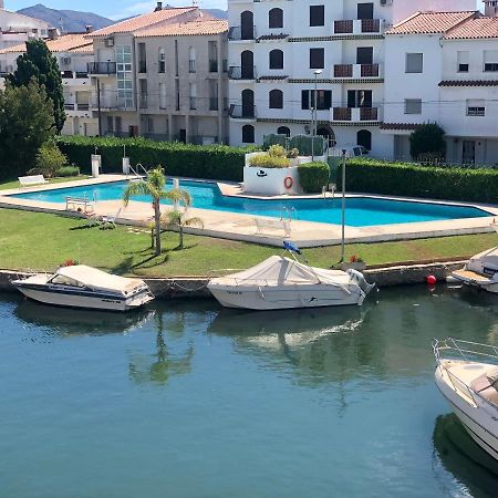 Port Sotavent 2C - Apartamento En La Marina De Empuriabrava - Piscina Comunitaria, - Parking - Vistas Al Canal - Cerca Centro Y Playa Экстерьер фото
