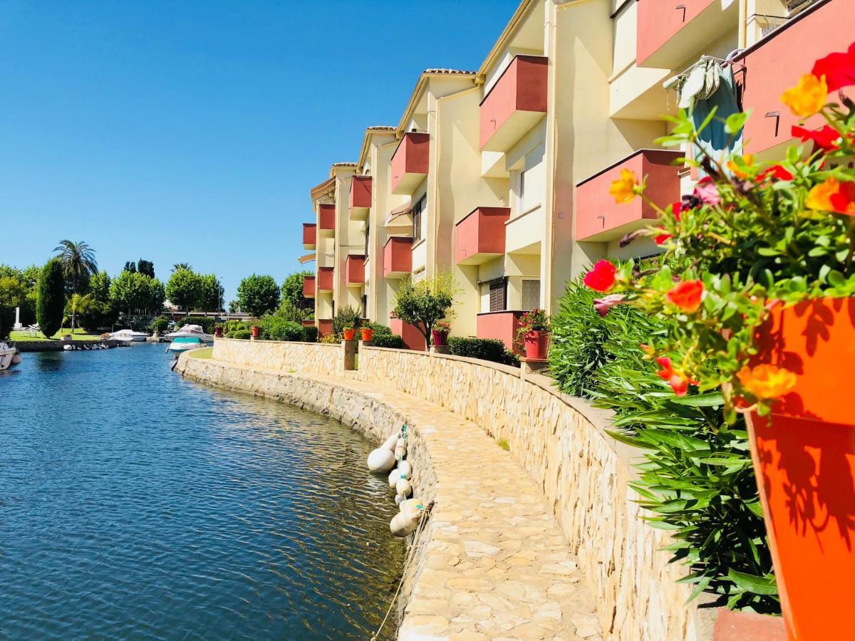 Port Sotavent 2C - Apartamento En La Marina De Empuriabrava - Piscina Comunitaria, - Parking - Vistas Al Canal - Cerca Centro Y Playa Экстерьер фото