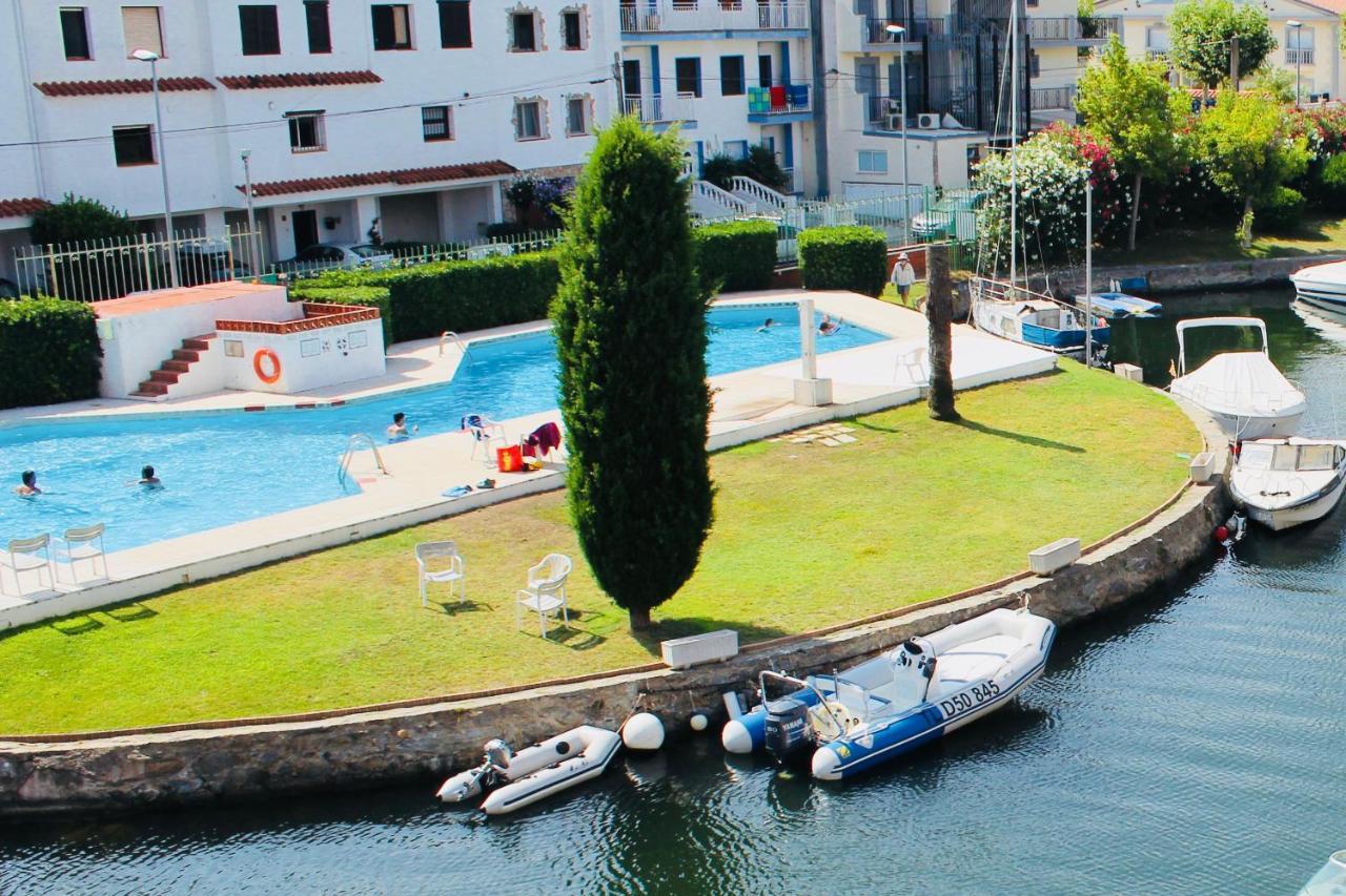 Port Sotavent 2C - Apartamento En La Marina De Empuriabrava - Piscina Comunitaria, - Parking - Vistas Al Canal - Cerca Centro Y Playa Экстерьер фото